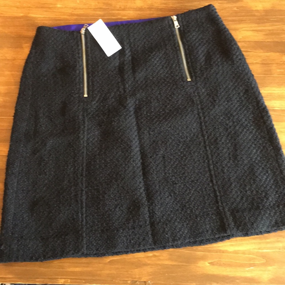 ANN TAYLOR LOFT WOMAN’S TEXTURED BLACK SKIRT